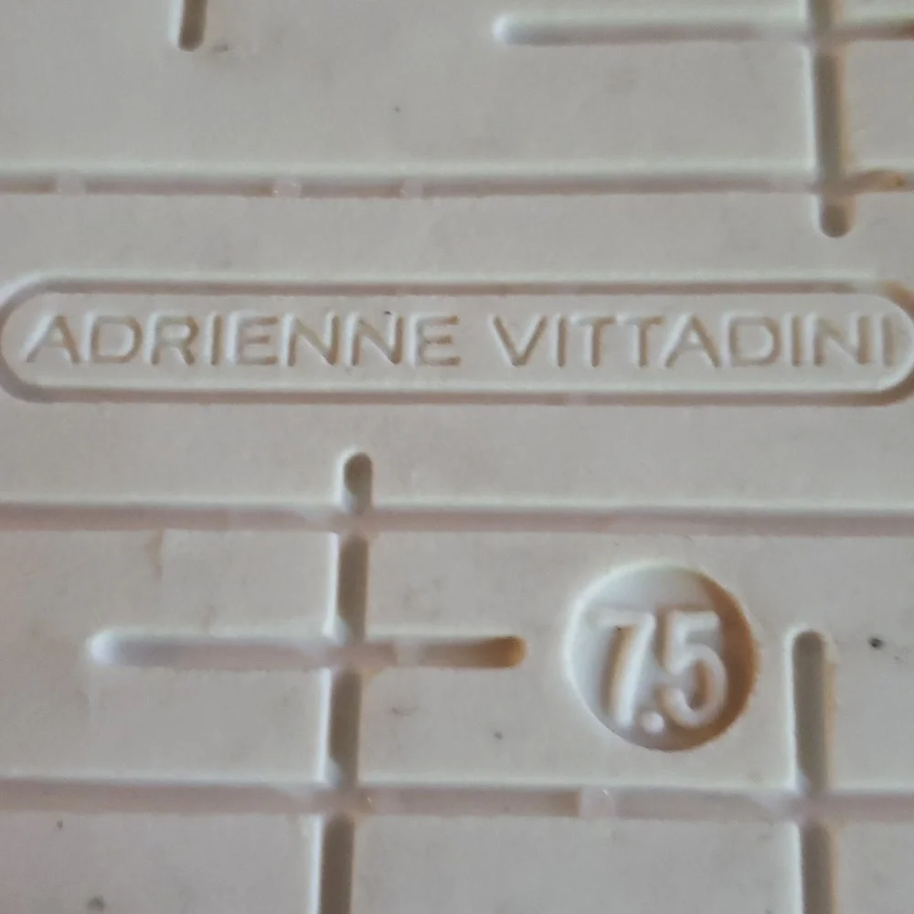 Adrienne Vittadini Sport Beige Summer Sandals 7.5 - Picture 13 of 15